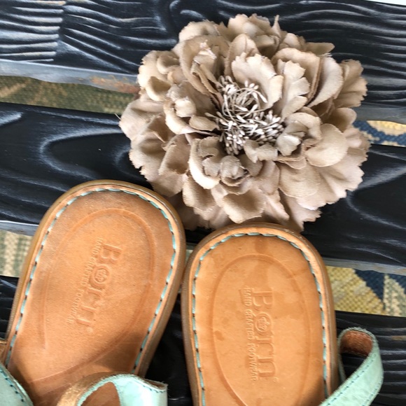 Born Leather Thong Sandal - Picture 5 of 8